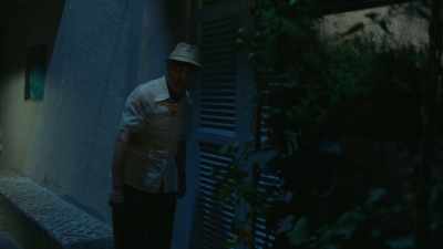 - Who is it?
- Angioletto. Come outside. - Cassino in Ischia