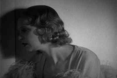 Who is it?
- Come on, Kingman, open up. - Bureau of Missing Persons