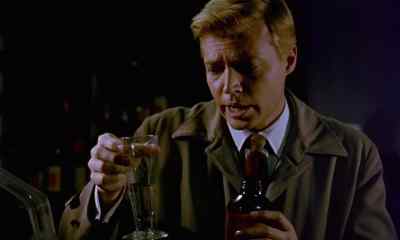 - Who is it?
- It's Helen. - Peeping Tom