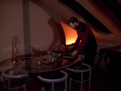 - Who is it?
- Lt Worf. - Star Trek: The Next Generation