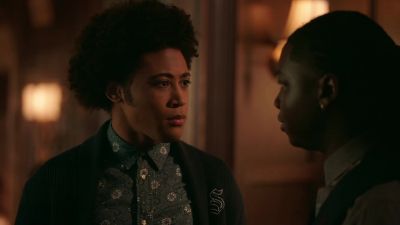Who is it?
Uh, um... - Legacies