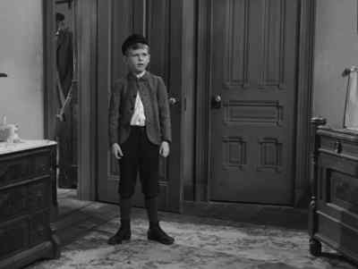 - Who learned you to bust into a room?
- Nobody. - The Gunfighter