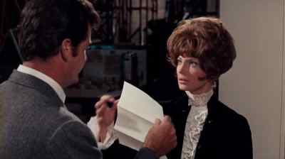 Who let you in? -Mr Crowell. - Marlowe