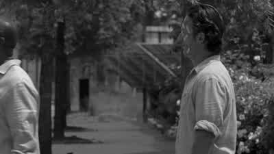 - Who put up the wall? - The Walking Dead