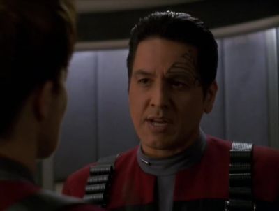Who sets a course for Earth - Star Trek: Voyager