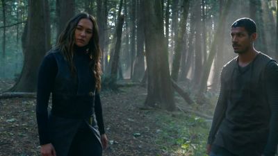 WHO TAUGHT YOU
HOW TO TRACK? - The 100
