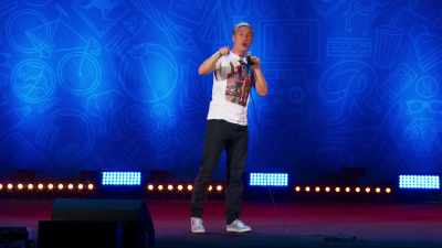 Who the fu...
Does he work for Madonna? Who is this? - Russell Howard: Recalibrate