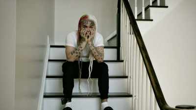 Who the fuck you ever drop,
nigga, suck my dick - Supervillain: The Making of Tekashi 6ix9ine