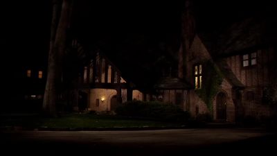 Who the hell are-- - The Vampire Diaries