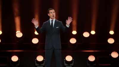 Who thinks it ruins the romance - Jimmy Carr: Natural Born Killer