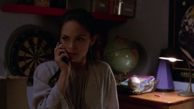- Who is this?
- You can't hide from me. - Smallville