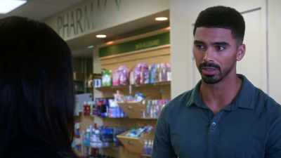 - Who told you that?
- Everybody knows, but I saw it. - Tyler Perry's The Oval