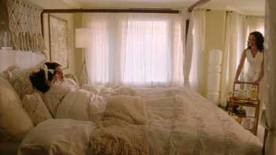 Who wants brunch
in bed? - Three Busy Debras