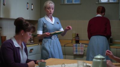 Who wants toast? - Call the Midwife