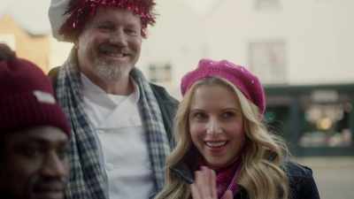 Who wish her all the best
for her return to Chicago. - A Very British Christmas
