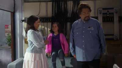 Whoa, you can get
high in this truck. - Lopez vs Lopez