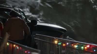 -Whoa! Can I take this off now?
-Careful, careful! One second. - The Secret Gift of Christmas