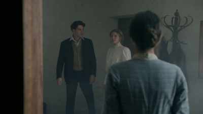 Whoa.
[ Door closes ] - Grand Hotel