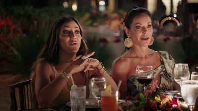 - Whoa.
From scarecrow to smart. - The Real Housewives Ultimate Girls Trip