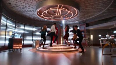 - Whoa.
- Get to the dais. - DC's Legends of Tomorrow