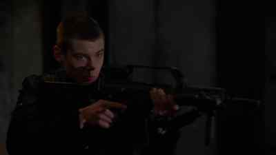 Whoa, jeez!
ELl : Whoa ! - Stargate Universe