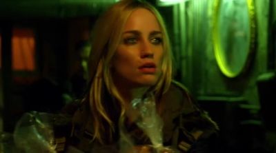 - Whoa!
- My god it's like the batcave. - The Strain