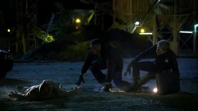 Whoa! Oh!
He's alive! - CSI: Crime Scene Investigation
