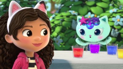 Whoa! Red and blue make purple. - Gabby's Dollhouse
