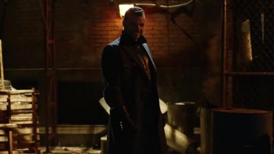 Whoever you are, back off! - Arrow