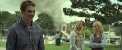 Who's a big girl?
Yeah, she is. - Only the Brave