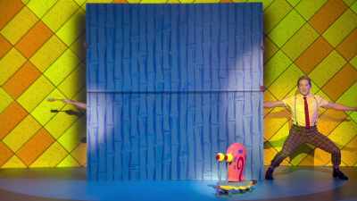 ♪ Who's always extra careful
with his dental hygiene? - The SpongeBob Musical: Live on Stage!