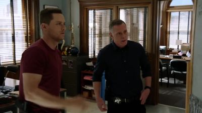 - Who's this guy?
- Gregory Barnes. - Chicago P.D.