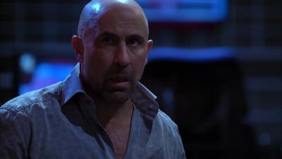 Who's in command? - 24