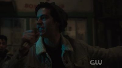 - Who's next?
- [BELL DINGS] - Riverdale