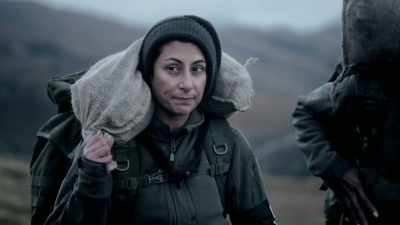 Who's over there? Vicky.
Hurry up! - Celebrity SAS: Who Dares Wins