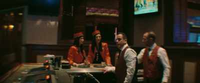 - Who's staying?
- Jennifer and Jessica. - The Last Showgirl