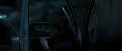 - Who's that?
- He's alive! - Peninsula