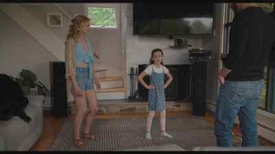 Who's the better dancer,
Daddy? You decide, me or Anne. - Chosen Family