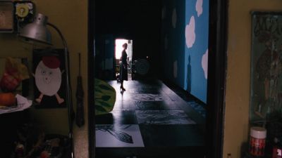 Who's there? - Phoebe in Wonderland
