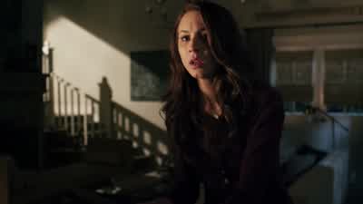Who's there? - Pretty Little Liars