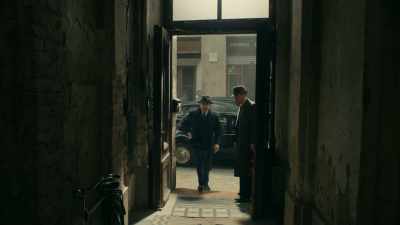 Who's up there?
Dr Paul. Lognon's lying in wait, - Maigret in Montmartre