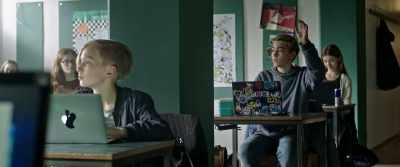 - Whose mobile is that?
- It's mine. Sorry. - Hacker