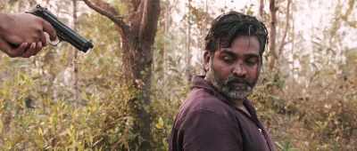 Whose side should I lean? Cheta or Pulli?
Work or sentiment? You tell me sir! - Vikram Vedha