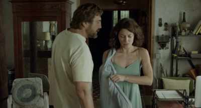 - Why a lie?
- And why not ? - Everybody Knows