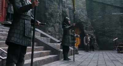 - Why are you doing this?
- I'm looking for the Princess! - Iron Mask