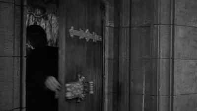 Why are they gathering out there? - The Hunchback of Notre Dame