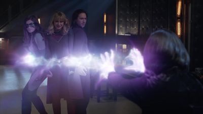 Why are you helping him? - Supergirl