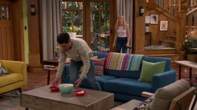 Why are we hosting
the Wassers again? - The Neighborhood