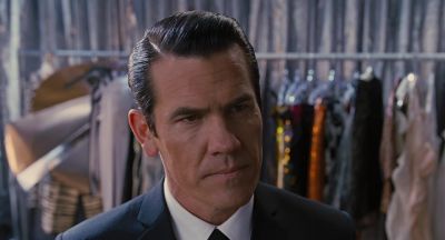 Why are you looking at me - Men in Black 3