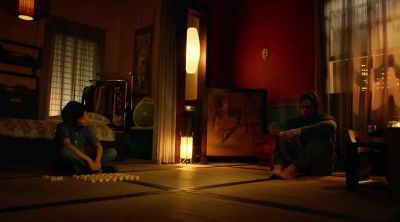 Why are you sitting like that? - Arrow